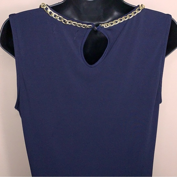 Medium Carmen Marc Valvo Navy Blue Gold Chain Neckline Sleeveless Top - Picture 8 of 13